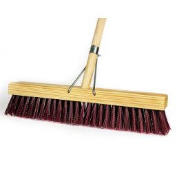 BROOM PLATFORM WITH WOODEN HANDLE RANGE